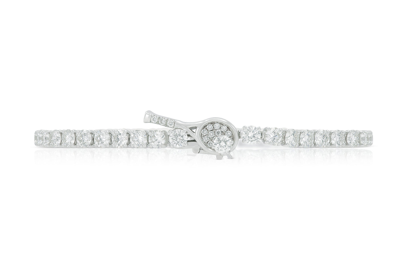 18K White Tennis Bracelet Tw. 6.19 carat