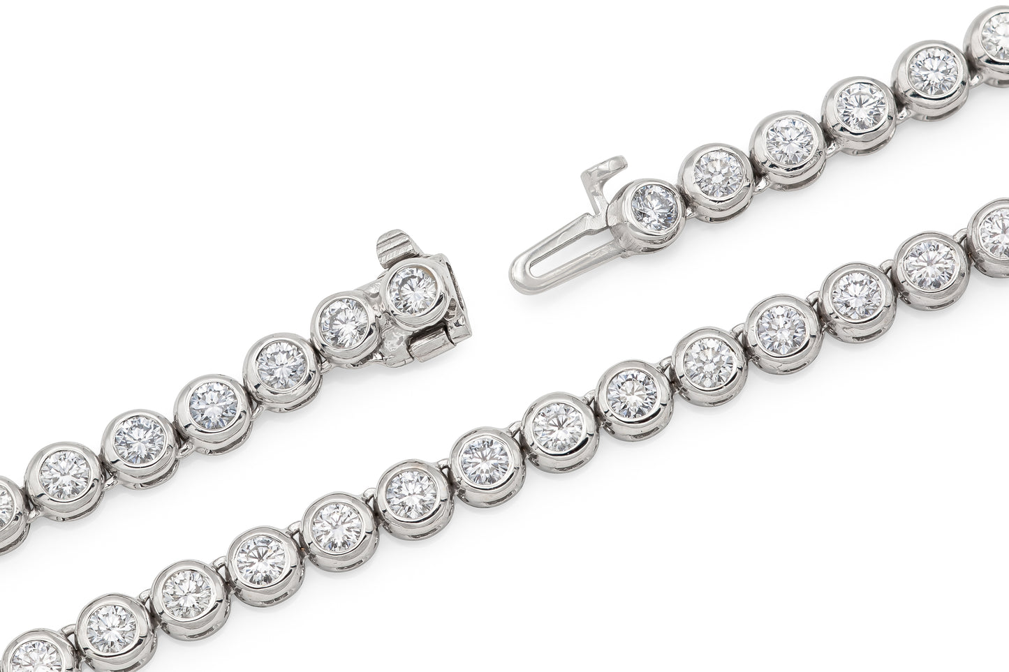 18K White Gold Bezel Diamond Necklace Tw. 7.73 carat