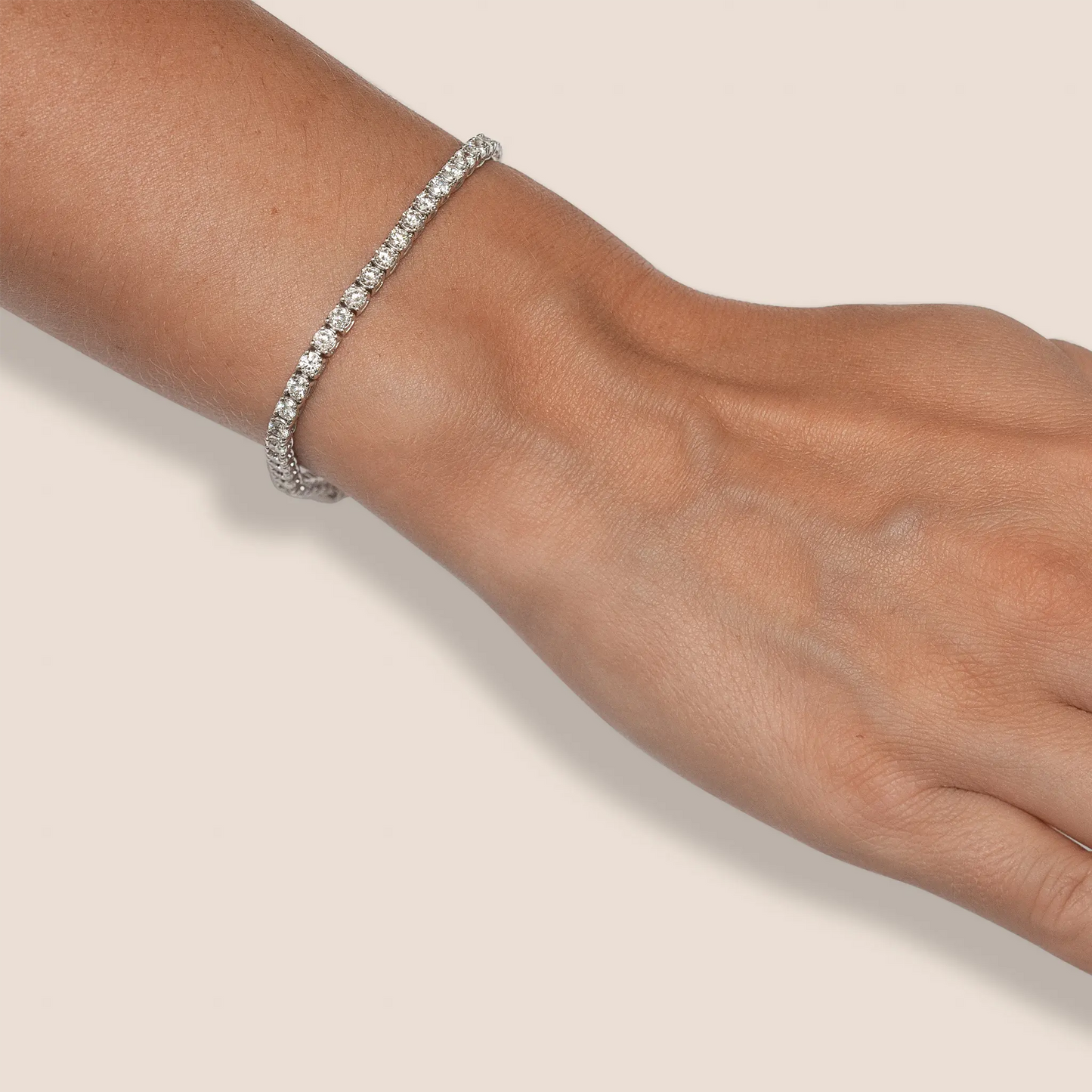 18K White Gold Tennis Bracelet Tw. 4.60 carat