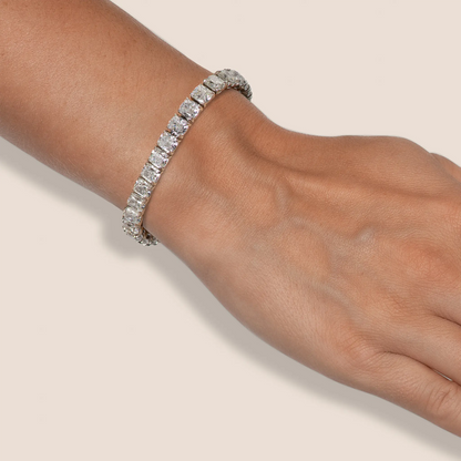 18K White Gold Cushion Cut Diamond Tennis Bracelet TW. 24.76ct
