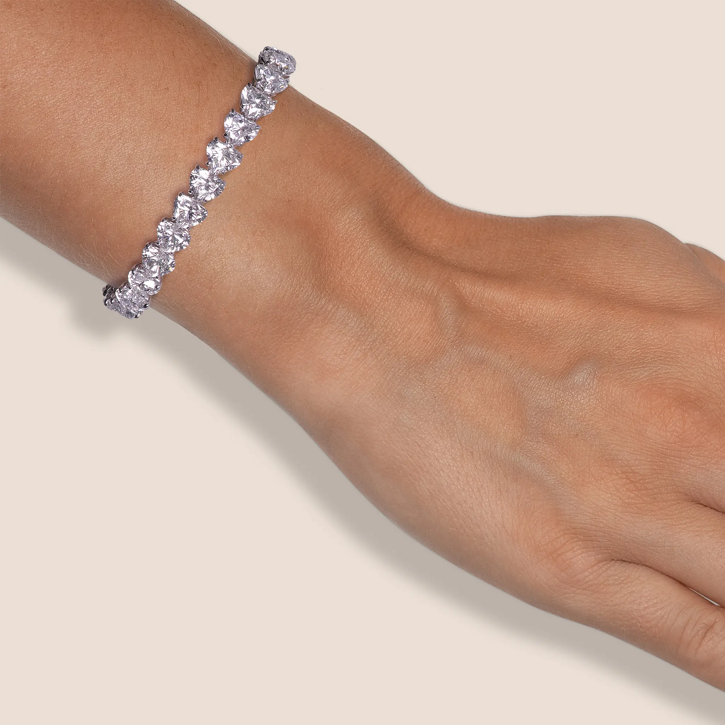 18K White Gold Heart Shape Diamond Tennis Bracelet Tw. 28.29 carat