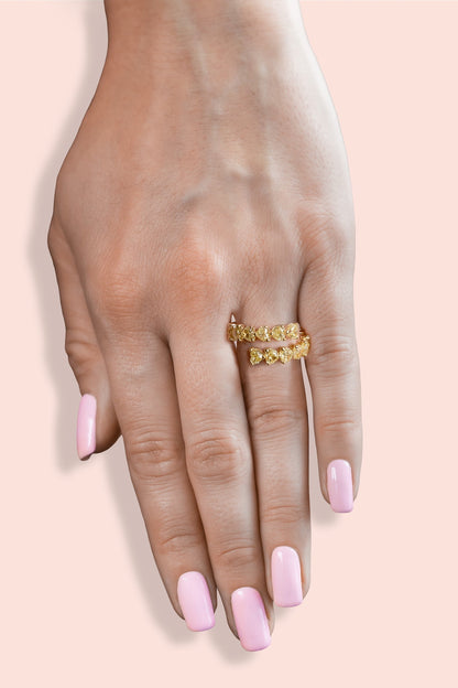 18K Yellow Gold Heartinity Ring Tw. 4.85 carat