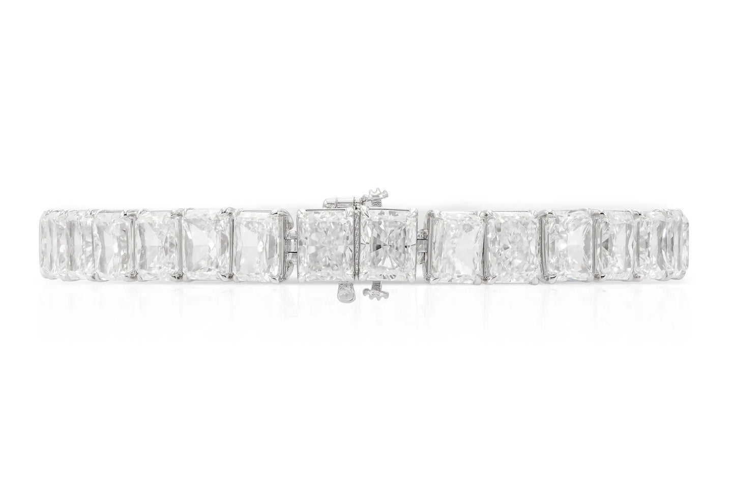 18K White Gold Tennis Bracelet Tw. 32.20 carat