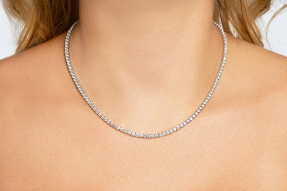 18K White Gold Tennis Necklace Tw. 11.94 carat