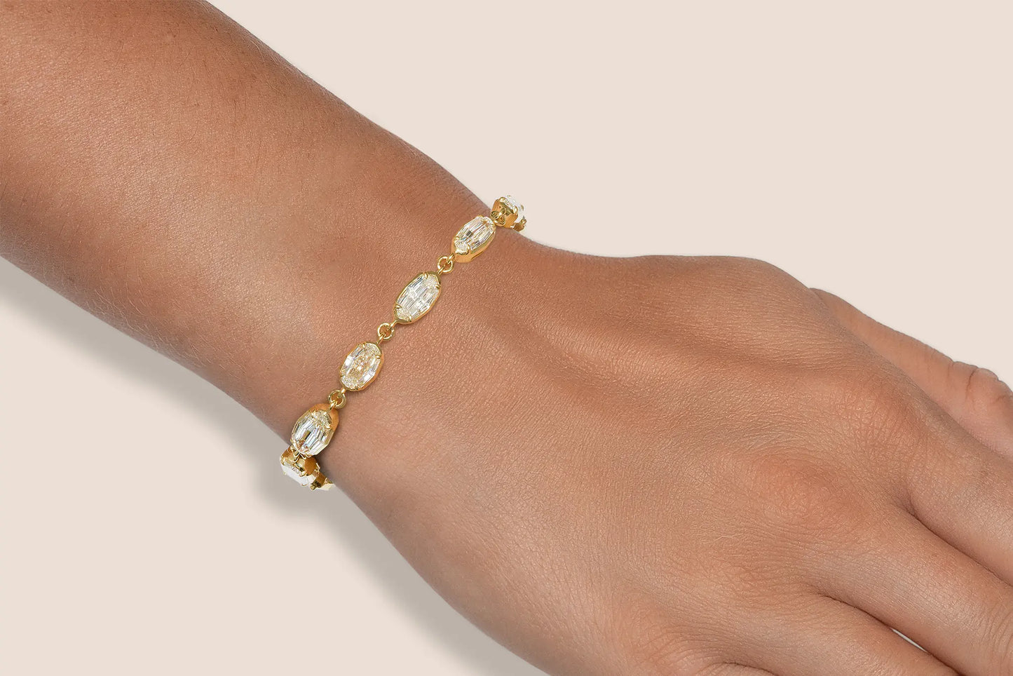 18K Yellow Gold Bezel-Set Bracelet Tw. 10.05 carat
