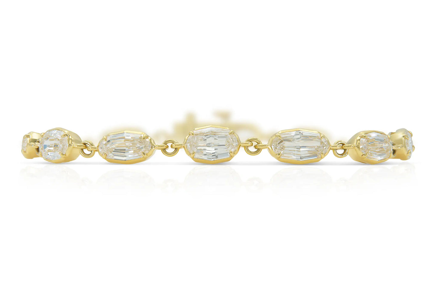 18K Yellow Gold Bezel-Set Bracelet Tw. 10.05 carat