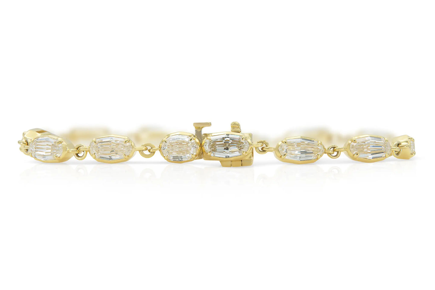 18K Yellow Gold Bezel-Set Bracelet Tw. 10.05 carat